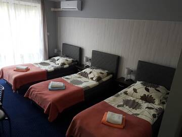 Фото номера Трехместный номер с собственной ванной комнатой Отель Hotels Odra г. Нова-Суль 6